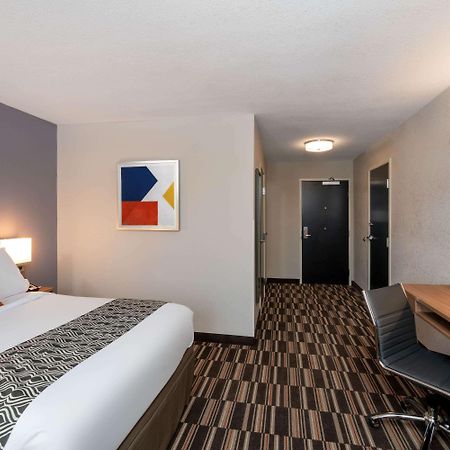 Microtel Inn & Suites By Wyndham Карлайл Экстерьер фото